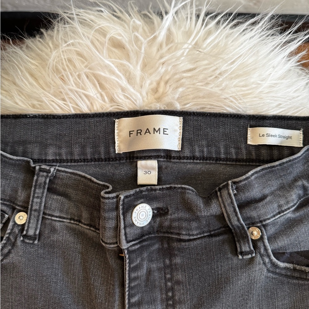 Frame Le Sleek Straight Jeans - Picture 3 of 6